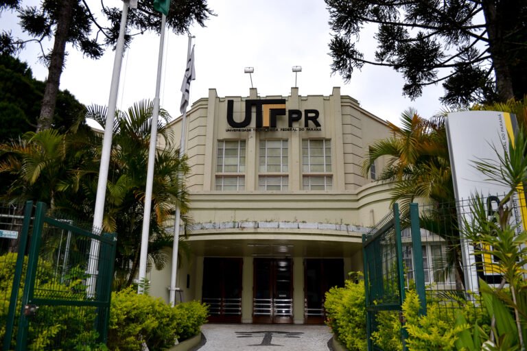 UTFPR abre Processo Seletivo 2025 para Professores no Campus Santa Helena: Salários de até R$ 8 mil, inscrições em agosto